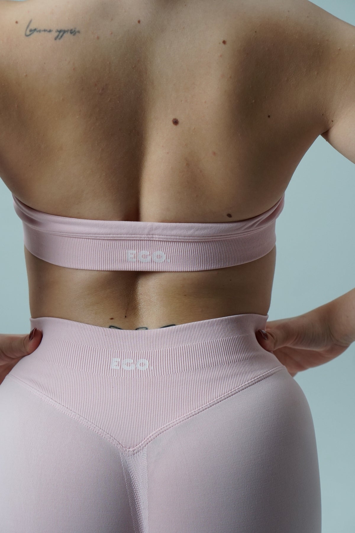 Bebi roze CLEARLY PINK sportski top za žene — push up, bez vidljivog znoja | EGO